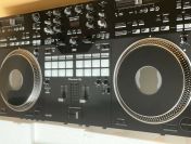 Pioneer DJ DDJ-REV7 Profesjonalny kontroler DJ dla Serato DJ Pro