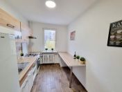 3 pokoje, 62.5 m2, balkon, II piętro, Os. Korczak