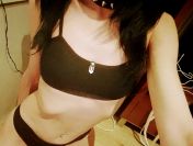 Nagie zdjęcia i filmy.