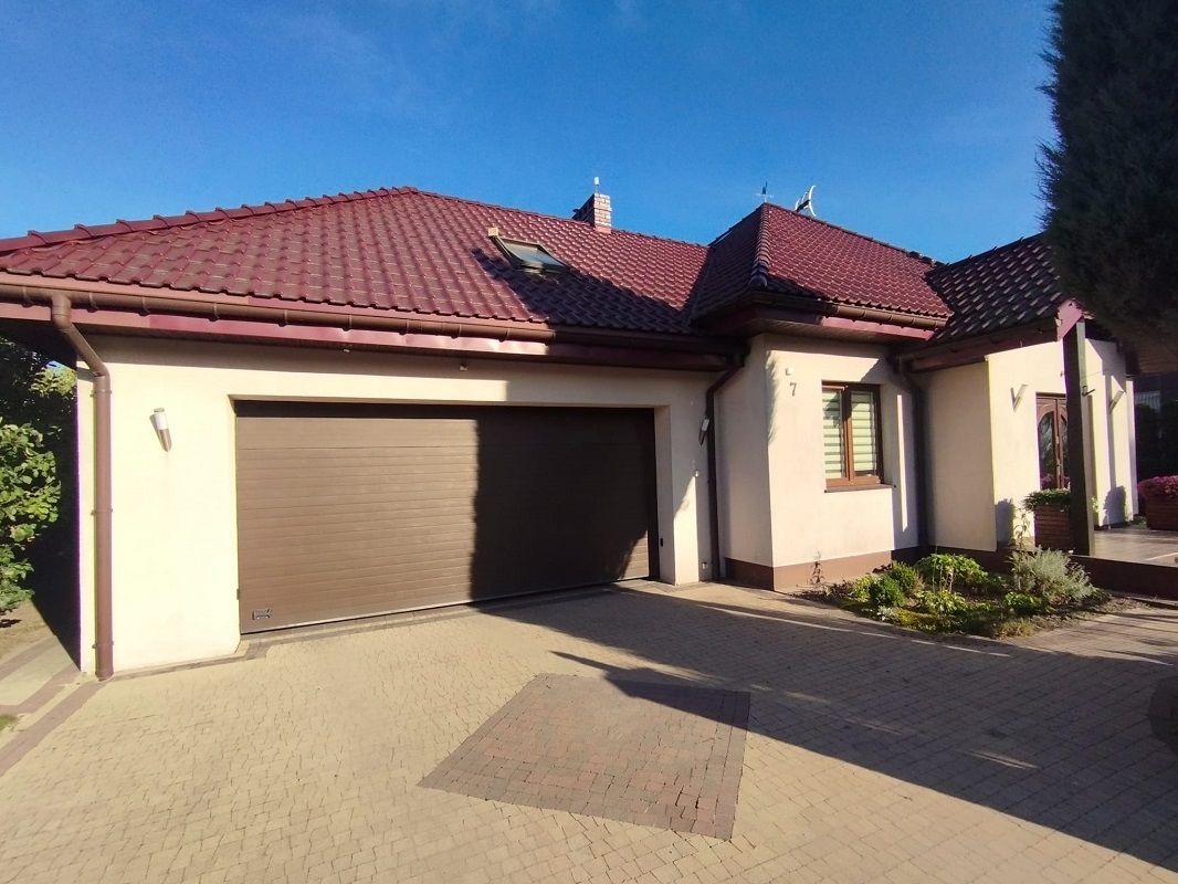 Dom parter z użytkowym poddaszem o pow.187m2, okolice os. Winiary Kalisz - Obraz nr 2