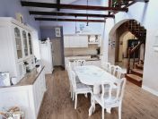 Dom parterowy z użyt. poddaszem o pow. 240 m2, działka 1700m2, Wolica