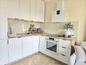 3 pokoje, 51.60m2, balkon, I piętro, po remoncie, Os. Korczak