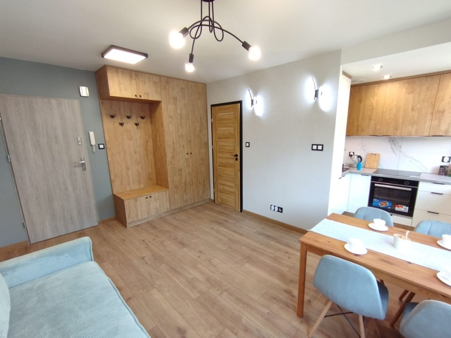 Mieszkanie o pow.32m2, II piętro, po remoncie, winda, ul. Legionów Kalisz - Zdjęcie 1