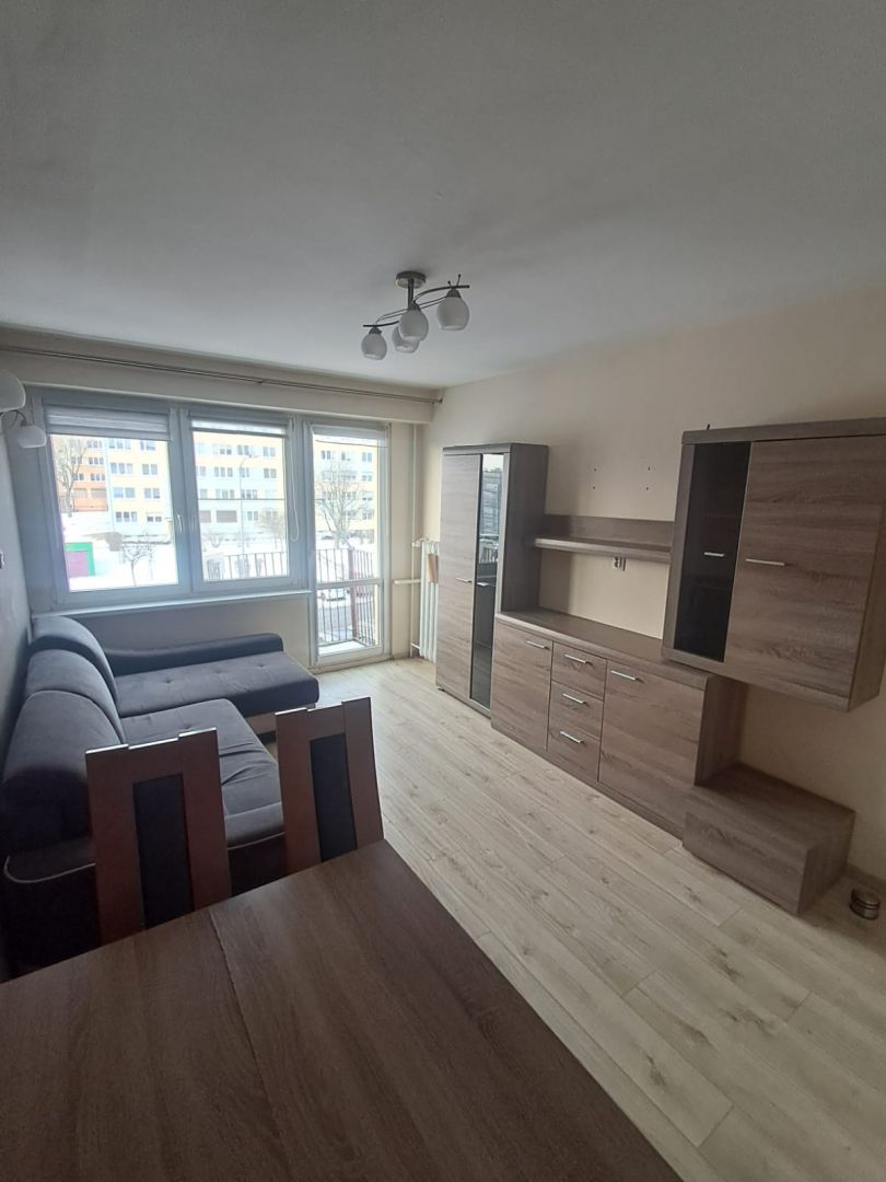 Mieszkanie o powierzchni 38m2, balkon, II piętro, umeblowane, os. Asnyka Kalisz - Zdjęcie 1