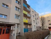 3 pokoje, powierzchnia 66m2, balkon, II piętro, do zamieszkania, os. Dobrzec