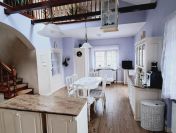 Dom parterowy z użyt. poddaszem o pow. 240 m2, działka 1700m2, Wolica