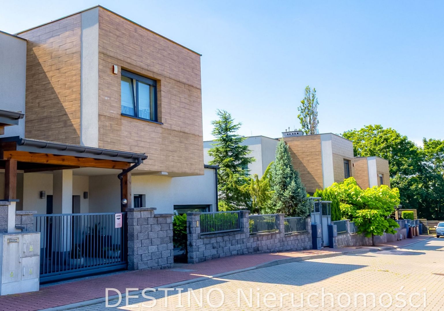 Elegancki dom w znakomitej lokalizacji Kalisz - Zdjęcie 1