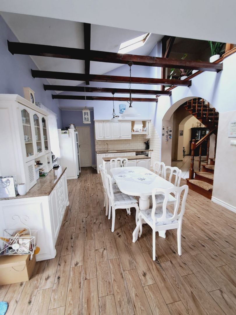 Dom parterowy z użyt. poddaszem o pow. 240 m2, działka 1700m2, Wolica Wolica - Zdjęcie 1