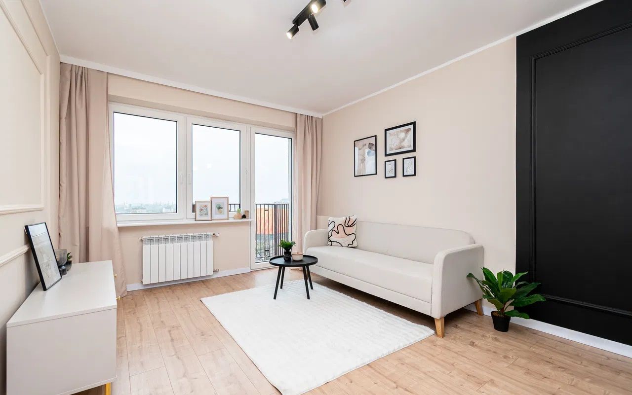 Mieszkanie o powierzchni 38.68m2, balkon, IV p., os. Asnyka Kalisz - Zdjęcie 1