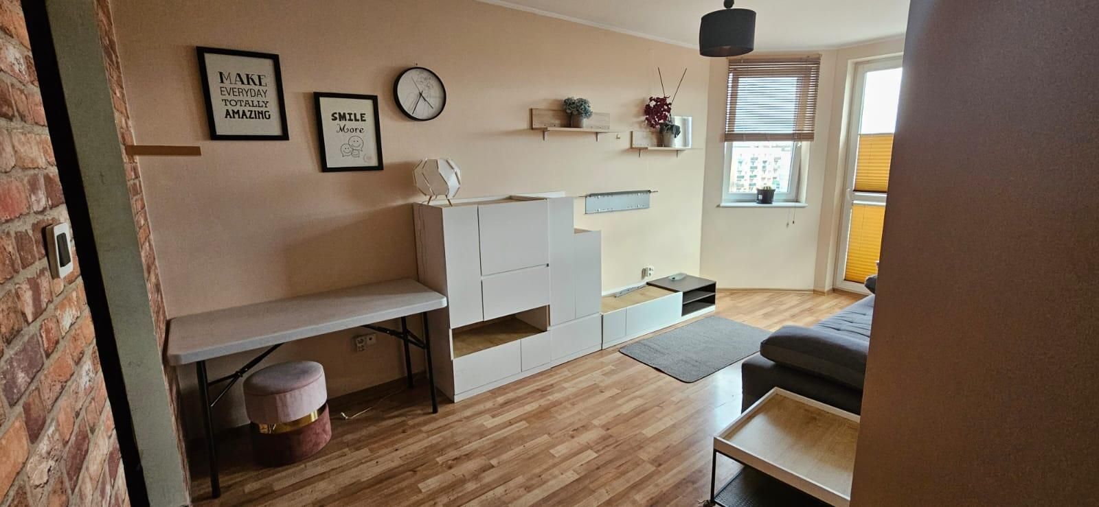 Na wynajem przestronna kawalerka o powierzchni 33,60 m², przy ul. Poznańskiej Kalisz - Zdjęcie 1