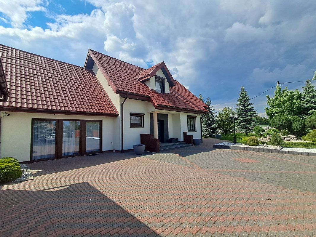 Dom jednorodzinny z ogrodem zimowym i dużą działką 3818m2 – Czartki Czartki - Zdjęcie 1