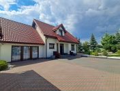 Dom jednorodzinny z ogrodem zimowym i dużą działką 3818m2 – Czartki