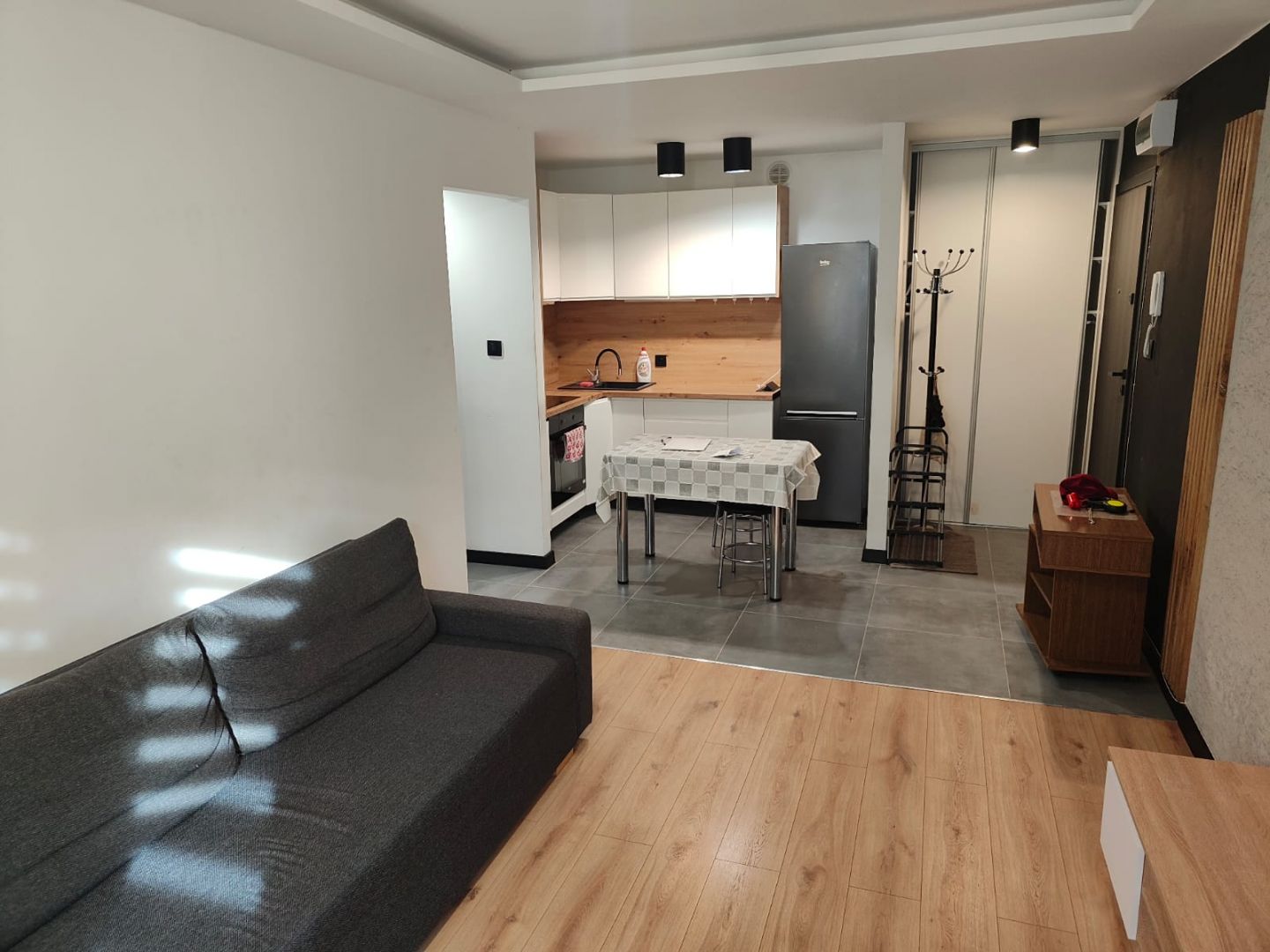 Mieszkanie o powierzchni 37m2, balkon, II piętro, ul. Nowy Świat Kalisz - Zdjęcie 1