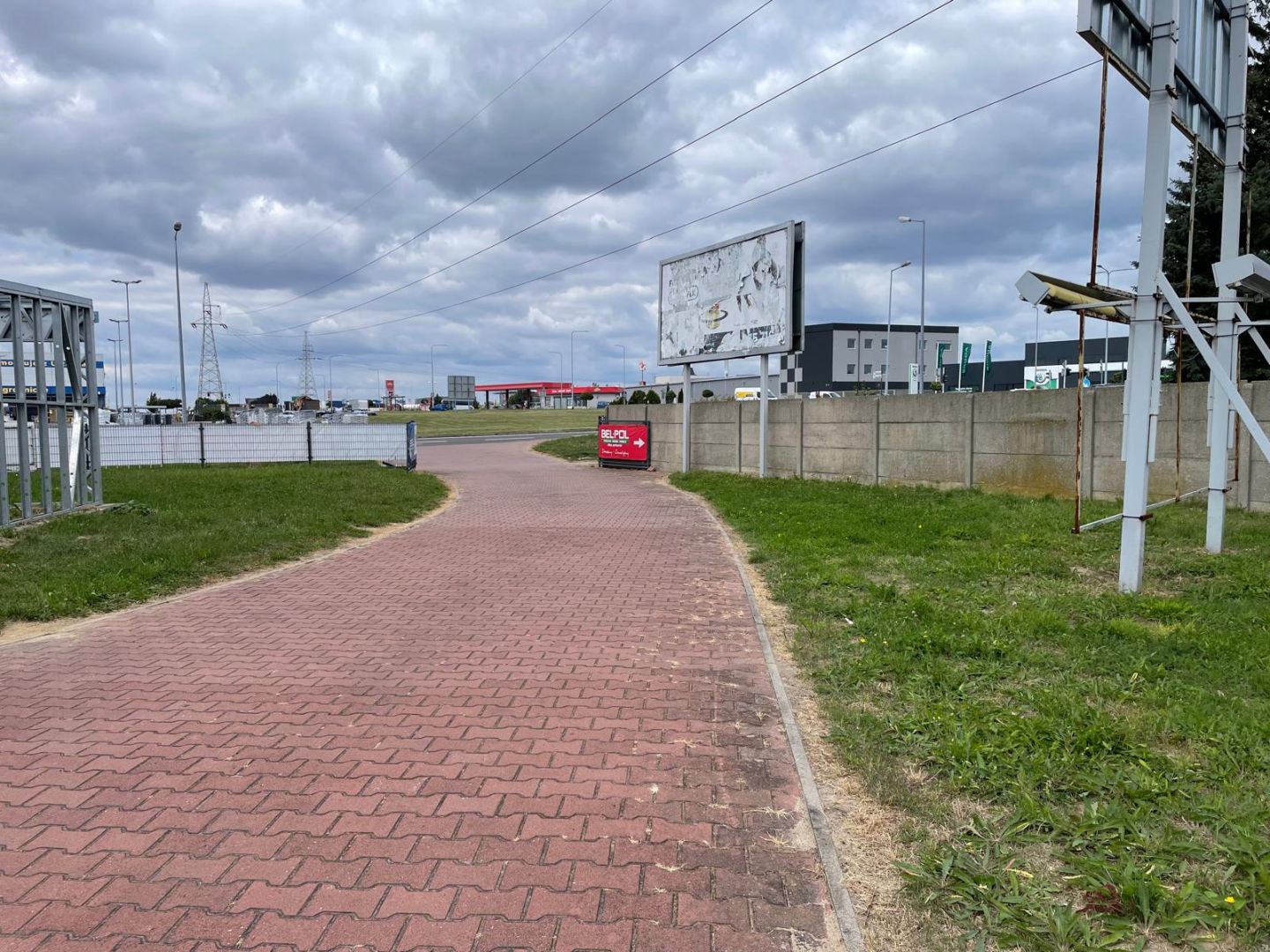 LOKAL NA WYNAJEM PRZY CASTORAMIE OK. 50M2+ MAGAZYN OK.20M2 Kalisz - Zdjęcie 1